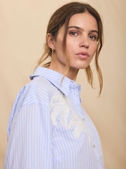 Mint Velvet Stripete Brodert Skjorte - Bilde 5 av 8