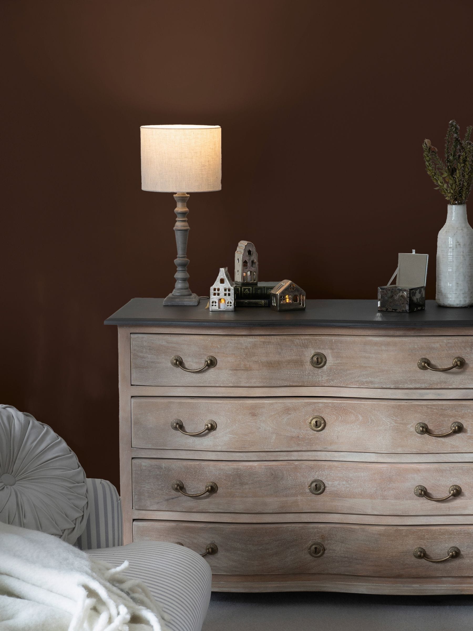 Laura Ashley Matt Emulsion Paint - Chestnut - 2.5L - Image 3
