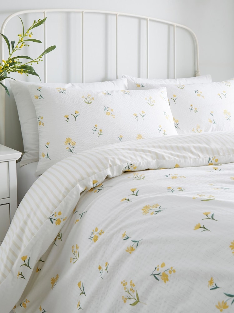 Dreams & Drapes White Ditsy Floral Seersucker Textured Duvet Cover Set - Image 2 of 4