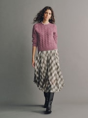 Rose foncé - Pull en tricot torsadé avec col en dentelle - Image 2 de 7