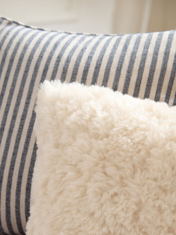 Natural Faux Fur 40 x 59cm Shearling Cushion - Image 2 of 4