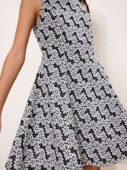 Lipsy Floral Jersey Jacquard Dress (5-16yrs) - 画像 2 / 4