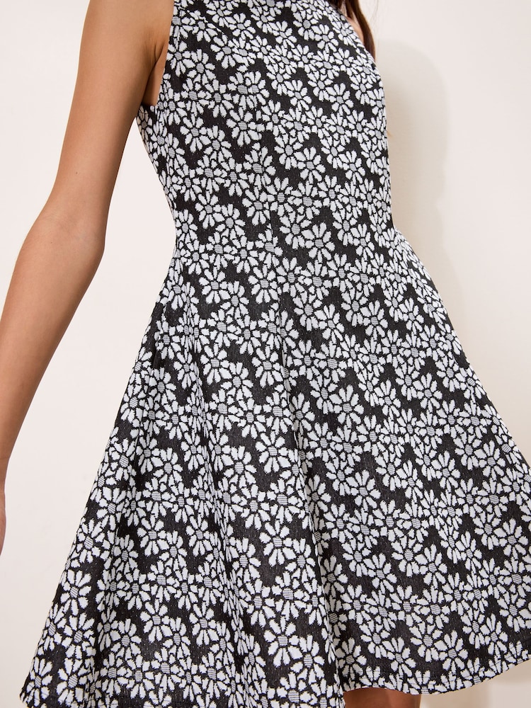 Lipsy Floral Jersey Jacquard Dress (5-16yrs) - 画像 2 / 4