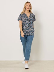 蓝色 - M&Co Short Sleeve Notch Neck Shirt - 5的图像2｝