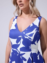 Yours Curve White London Floral V-Neck Pleated Skater Dress - Image 4 of 5