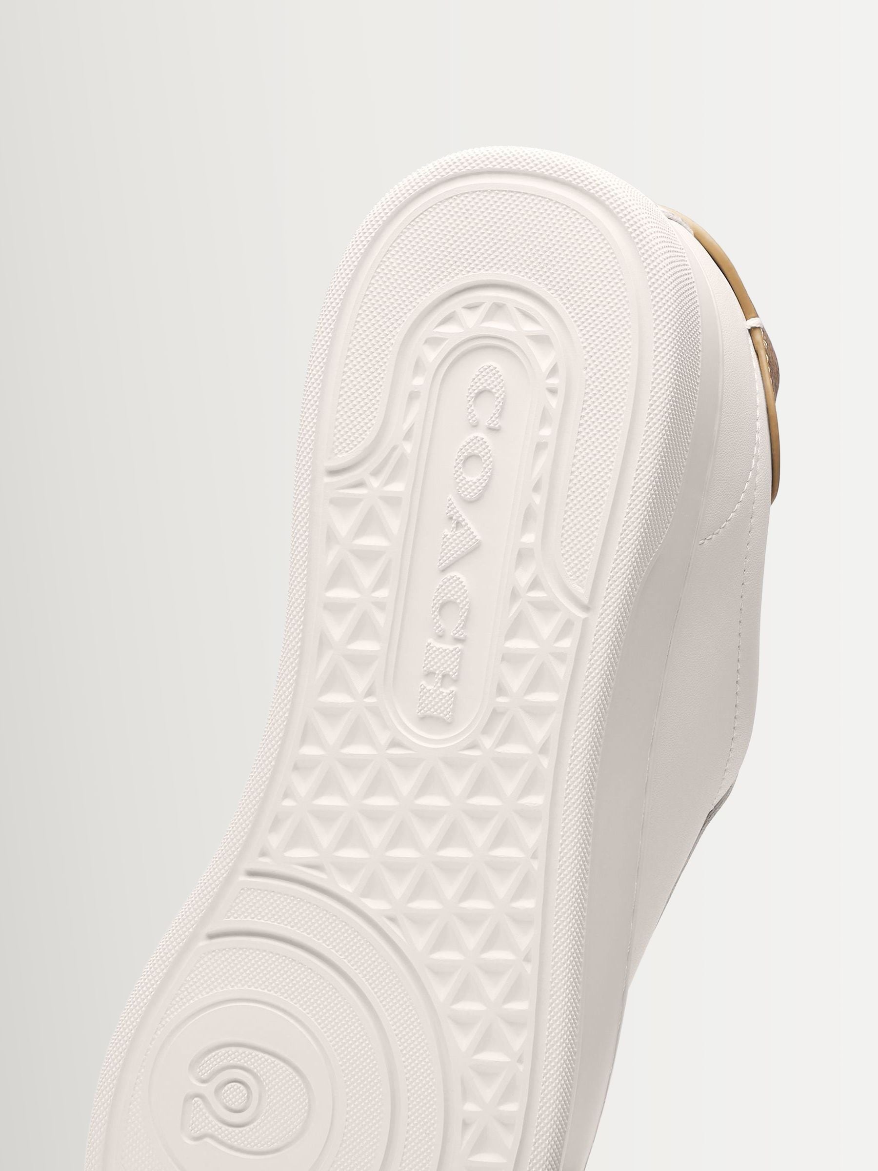 靴 foot the coaches PLAIN SHOES 8 Buy COACH Brown/White High Line Leather Sneakers from Next Romania