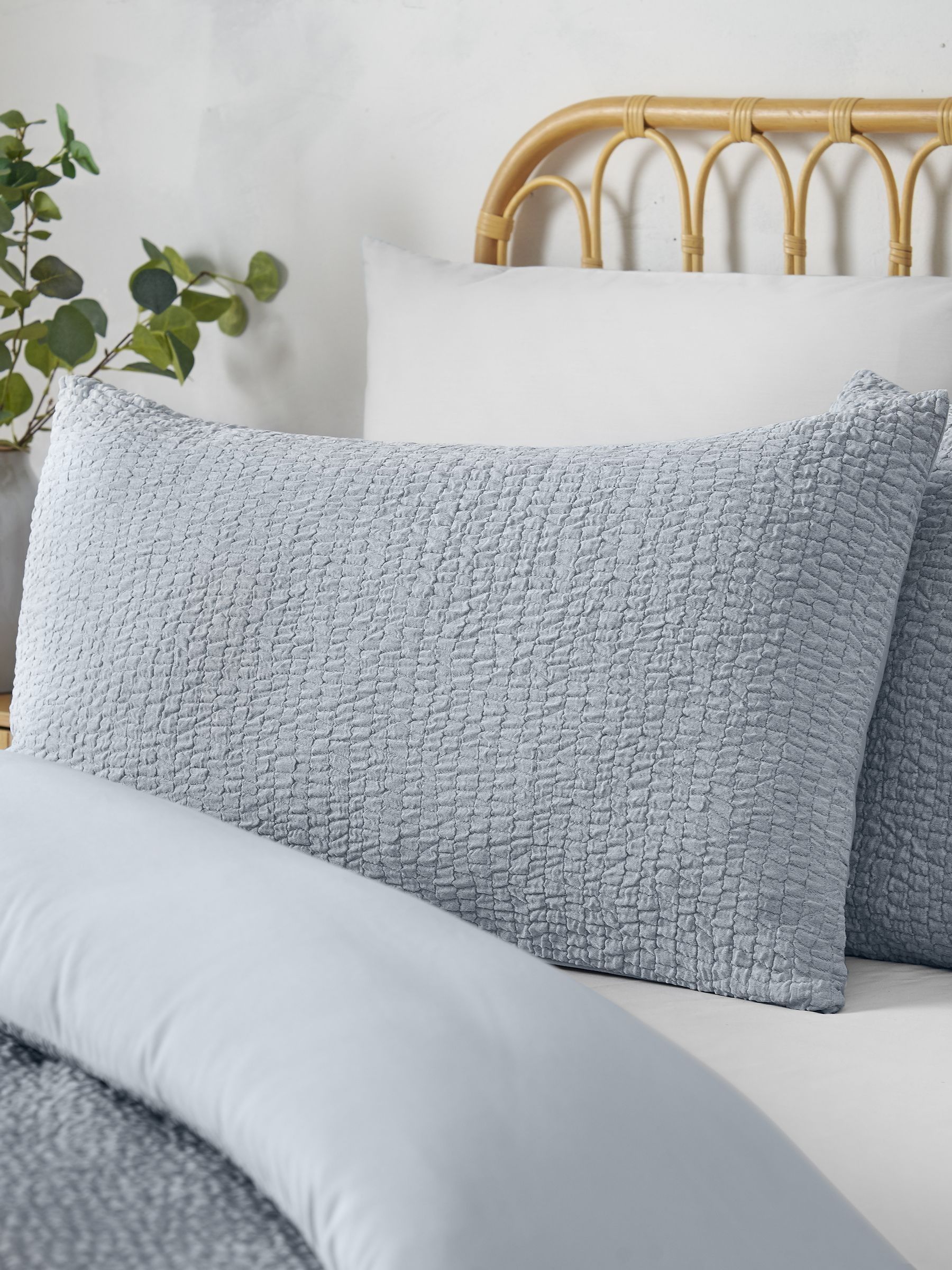 Rackhams Blue Crinkle Seersucker Duvet Cover Set - Super King - Image 5