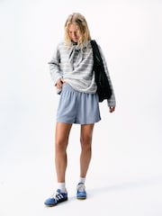 В серую полоску - self. Knitted Jumper with Removable Scarf - Изображение 2 4