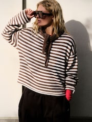 Шоколадно-коричневый в полоску - self. Knitted Jumper with Removable Scarf - Изображение 1 5