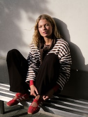 Шоколадно-коричневый в полоску - self. Knitted Jumper with Removable Scarf - Изображение 3 5