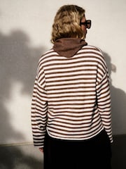 Шоколадно-коричневый в полоску - self. Knitted Jumper with Removable Scarf - Изображение 4 5