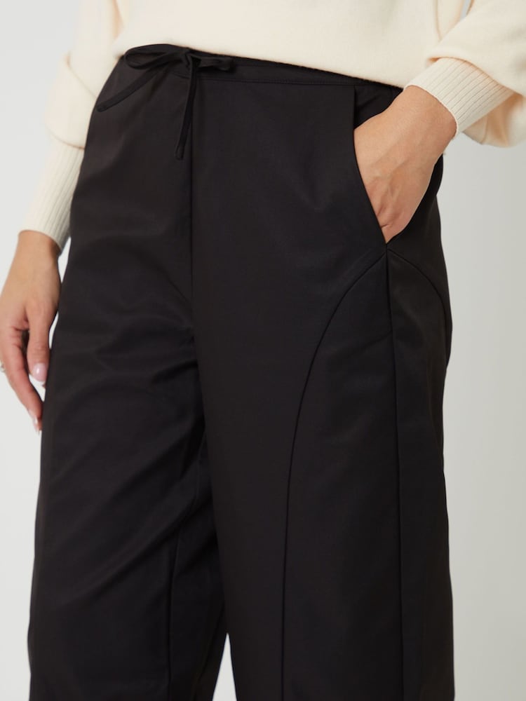 Threadbare Black Curved Seam Barrel Leg Trousers - Image 5 of 5