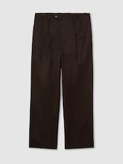 חום - Reiss מכנסי כותנה במרקם לא אחיד בגזרה נינוחה עם קפלים, דגם Look - תמונה 2 מתוך 7