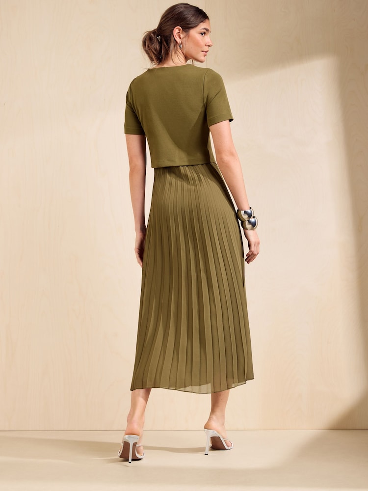 Friends Like These Bottle Green Short Sleeve 2 in 1 Pleated Midi Dress - Image 5 of 5 Friends Like These Bottle Green Short Sleeve 2 in 1 Pleated Midi Dress - Image 5 of 5