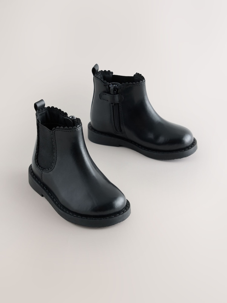 Schwarz - Chelsea-Stiefeletten aus Leder - Bild 1 von 5 Schwarz - Chelsea-Stiefeletten aus Leder - Bild 1 von 5