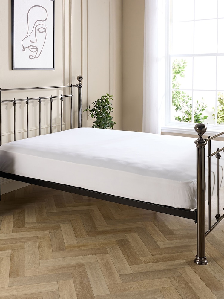 Hotel Pure Luxury White 4 Star Luxury Fitted Sheet - Image 1 of 4 Hotel Pure Luxury White 4 Star Luxury Fitted Sheet - Image 1 of 4