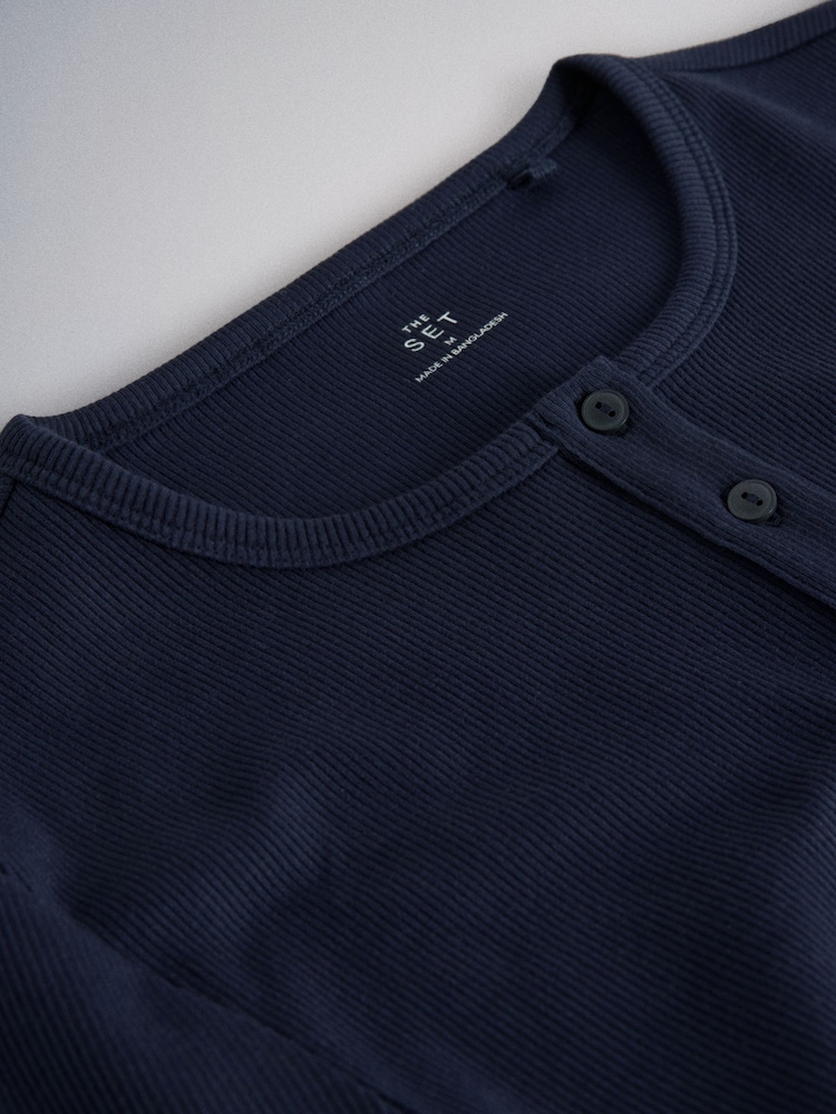 The Set 4 Pack Ribbed Long Sleeve Cropped Henley T-Shirts Burgundy Red/Navy Blue/White - Image 14 of 14 The Set 4 Pack Ribbed Long Sleeve Cropped Henley T-Shirts Burgundy Red/Navy Blue/White - Image 14 of 14