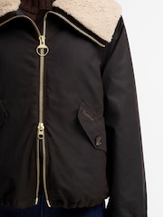 سترة مشمع Mary من Barbour® - صورة 5 من 6