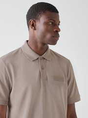 Brūns - BOSS Regular Fit Paddy Structure Logo polo krekls - Attēls 3 no 5