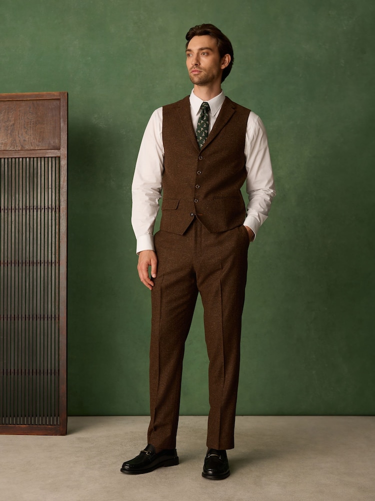 بني مائل للأحمر - Slim Fit Nova Fides Italian Wool Blend Trimmed Herringbone Suit Waistcoat - صورة 2 من 9 بني مائل للأحمر - Slim Fit Nova Fides Italian Wool Blend Trimmed Herringbone Suit Waistcoat - صورة 2 من 9