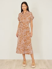 Yumi Brown Abstract Swirl Print Relaxed Midi Shirt Dress With Belt - Image 5 of 5