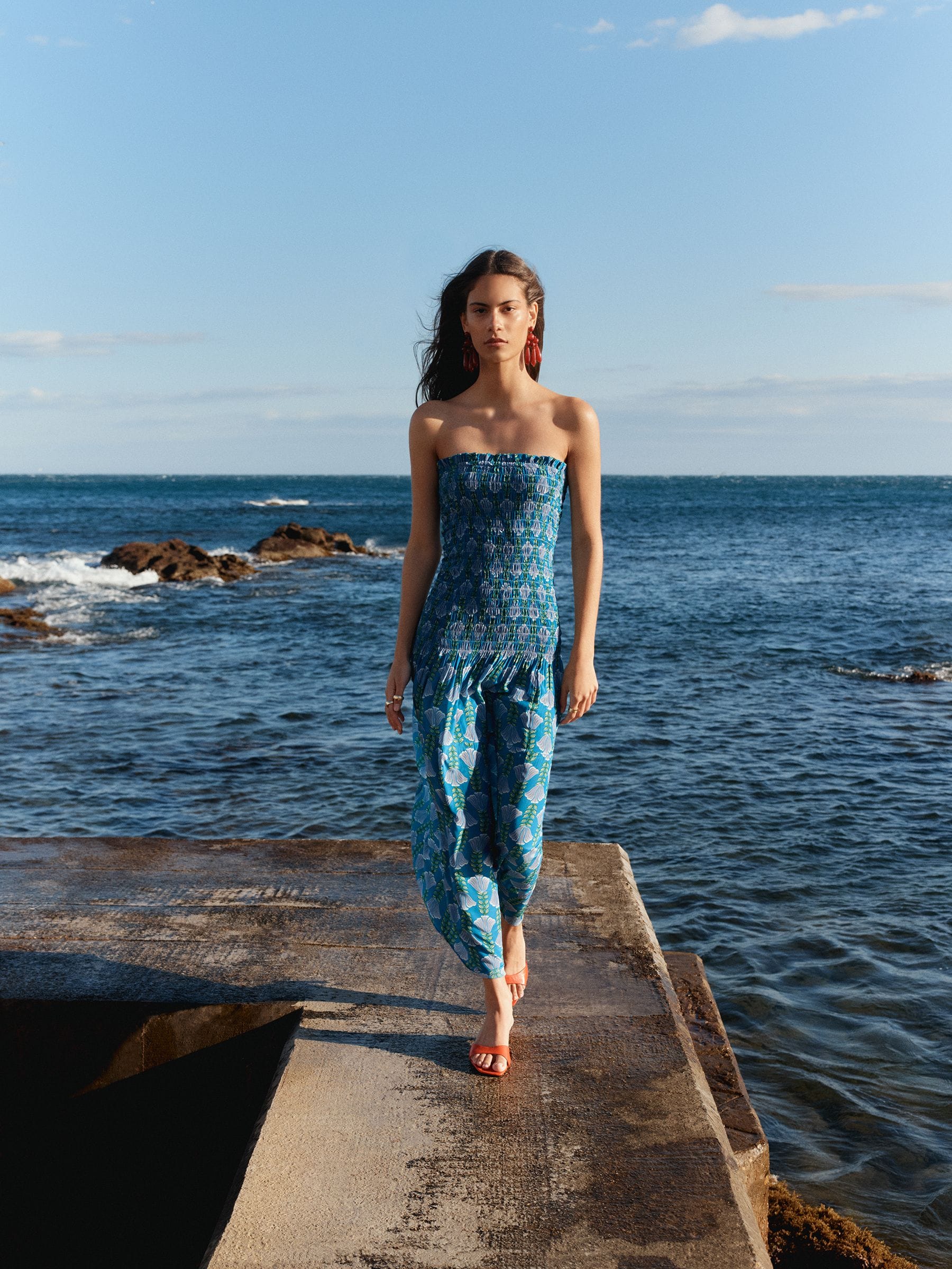TAMBURINS RATTAN WEAR　BLUE・サンドドーム Buy BHOEM Purple/Teal Floral Print Smocked Bandeau Maxi Dress from