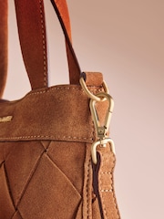 B by Ted Baker Suede Weave Cross-Body Bag - Larawan 5 ng 6