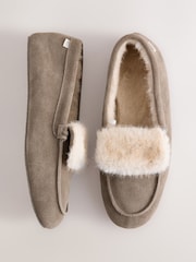 Gris - Moccasin Suede Fold-Over Fur Lined Slippers - Imagen 2 de 8
