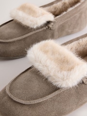Gris - Moccasin Suede Fold-Over Fur Lined Slippers - Imagen 7 de 8