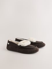 Marrón chocolate - Moccasin Suede Fold-Over Fur Lined Slippers - Imagen 2 de 5
