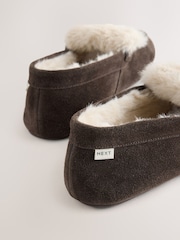 Marrón chocolate - Moccasin Suede Fold-Over Fur Lined Slippers - Imagen 5 de 5