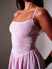 South Beach Striped Dipped Waist Smocked Midi Dress - Larawan 4 ng 4
