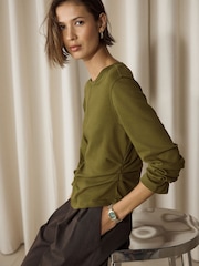 橄欖綠 - Cinch Waist Long Sleeve Top - 圖片 1，共 5