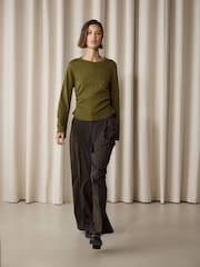 橄欖綠 - Cinch Waist Long Sleeve Top - 圖片 2，共 5