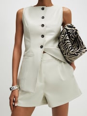 River Island Cream Tailored Pleat Detail Shorts - Image 2 of 4