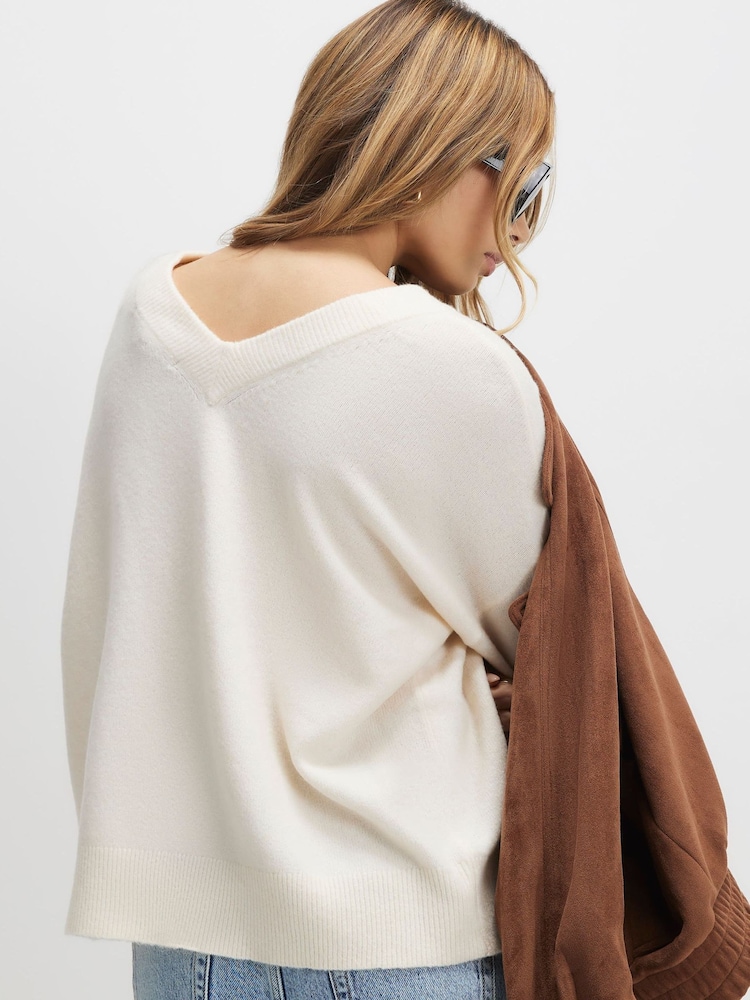 River Island Cream Long Sleeve V-Neck Cardigan - Image 2 of 4