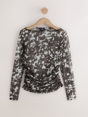 Коричневый с принтом оленей - Сетчатый топ с длинными рукавами и сборками - Изображение 5 7