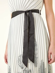 Roman Border Print Pleated Midi Dress - Imagen 6 de 6