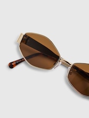 River Island Gold Metal Slim Hexagon Sunglasses - Image 4 of 5