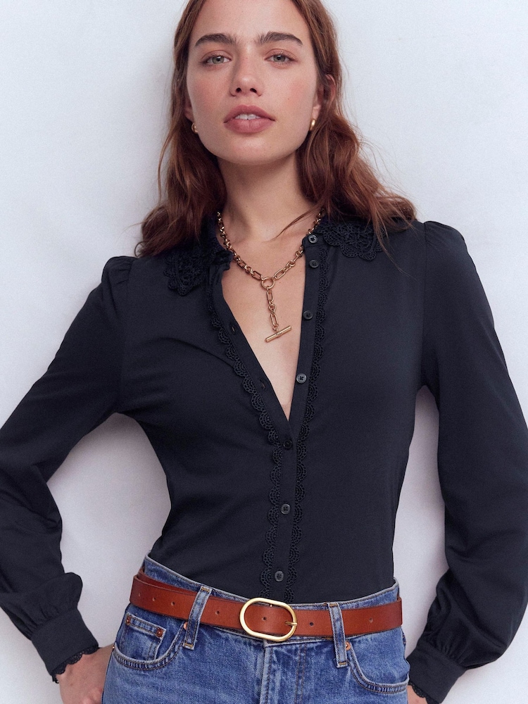 Boden bluse med blondekrage - Bilde 1 av 4 Boden bluse med blondekrage - Bilde 1 av 4