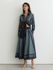 Reiss Navy/Ivory Jackson Linen Scarf-Print Tie-Front Shirt - Image 3 of 7