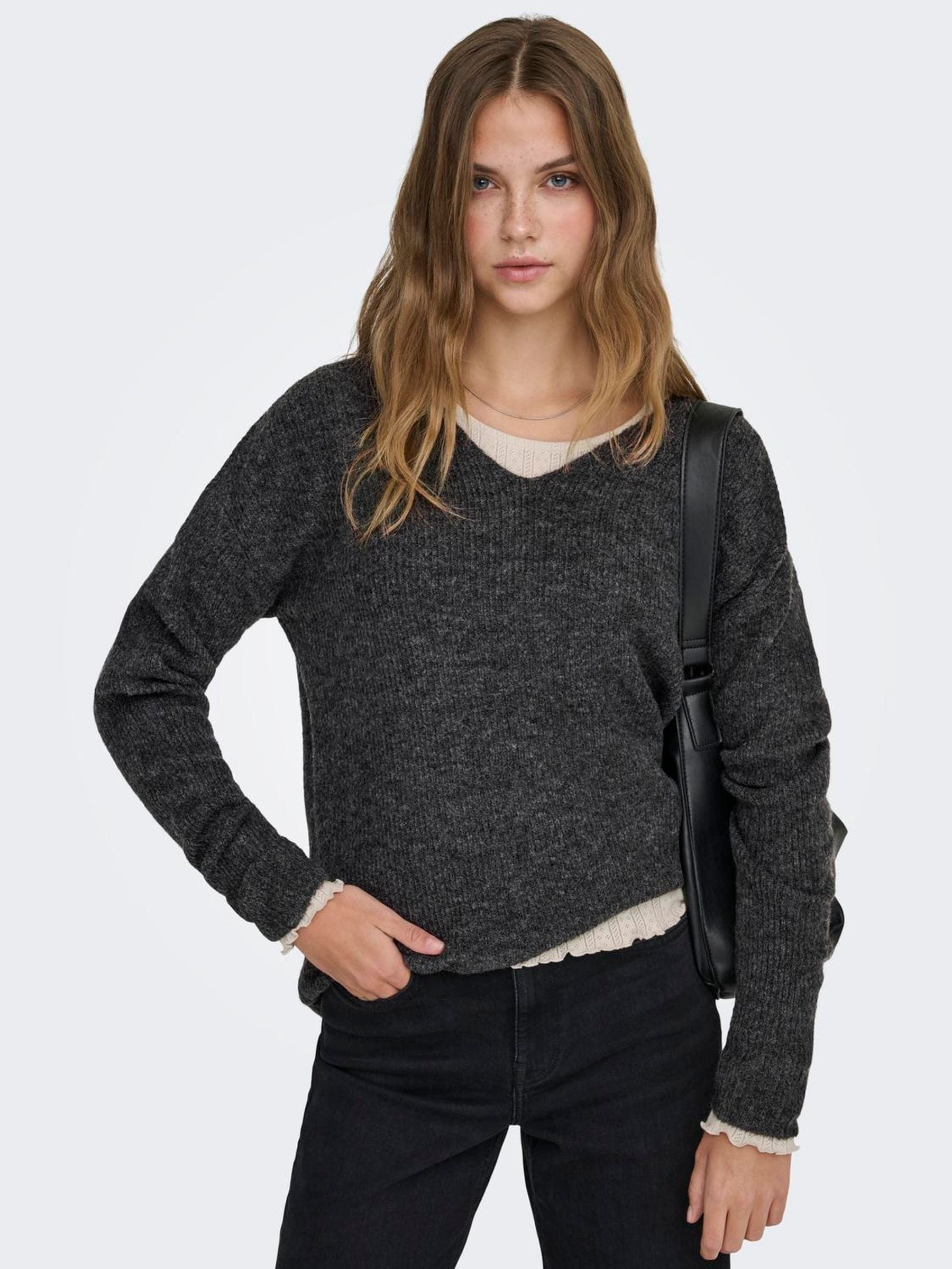 Only Women's Grey V-Neck Sweater Camilla - Image 2
