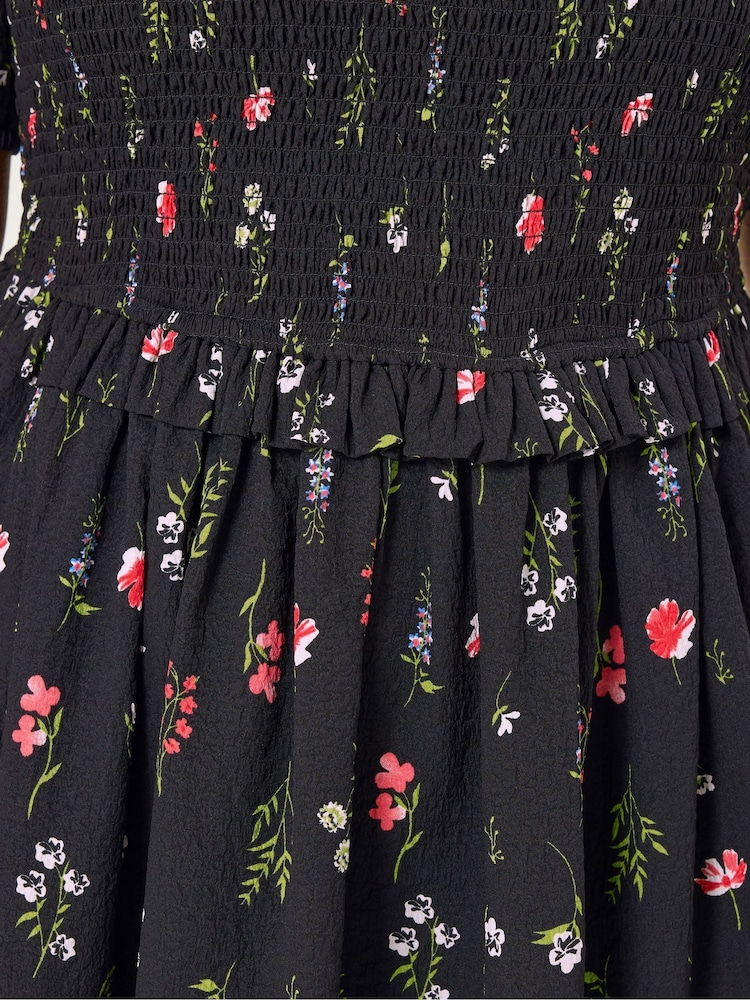 تونيك بملمس بارز وخصر مكشكش وقصة بيبلوم من Yours Curve - Image 4 of 4