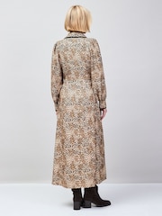 Ro&Zo Brown Petite Petite Leopard Print Seam Detail Shirt Dress - Image 5 of 8
