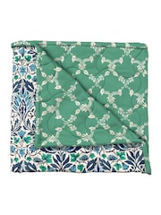 Morris & Co Blue Little Chintz Quilted Throw - Image 3 of 3