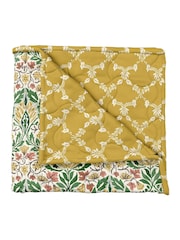 Morris & Co Green Little Chintz Quilted Throw - Image 3 of 3