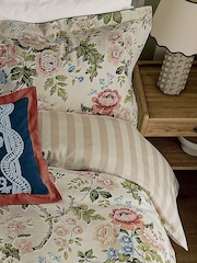 Sanderson Rose and Sage Hykenham 200 TC Cotton Sateen Duvet Set - Image 4 of 5