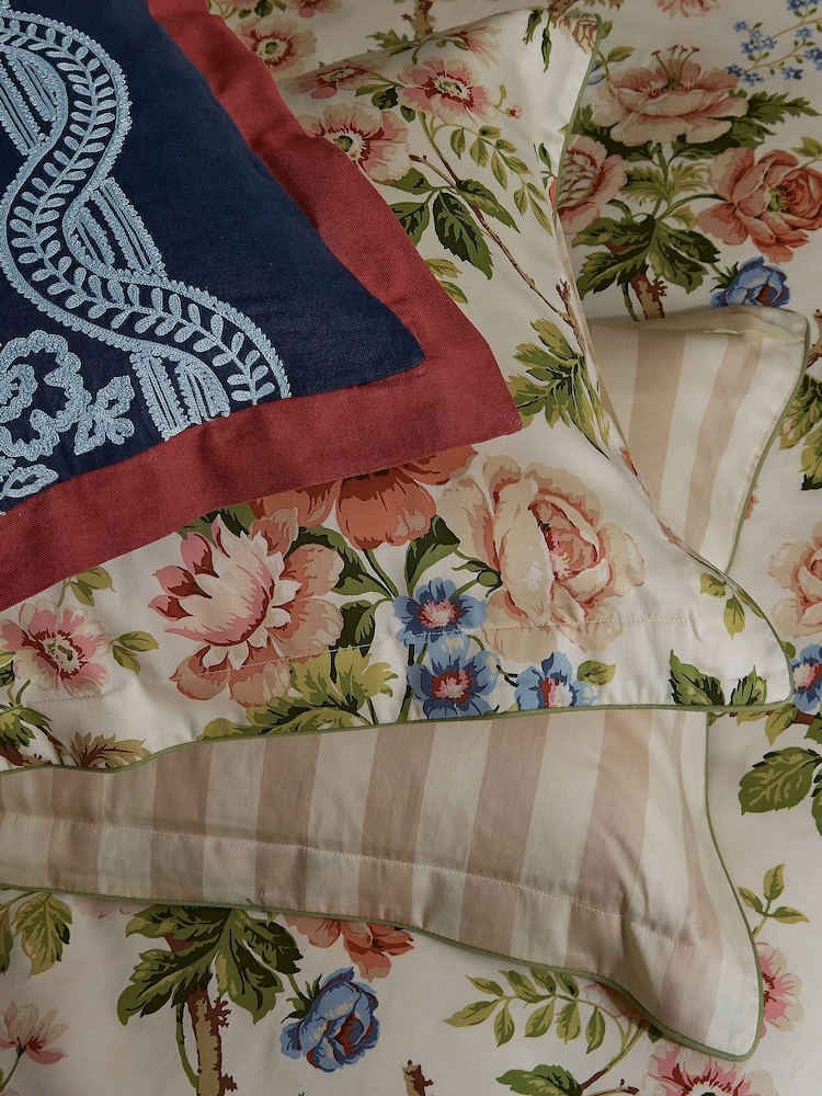 Sanderson Rose and Sage Hykenham 200 TC Cotton Sateen Duvet Set - Image 5 of 5