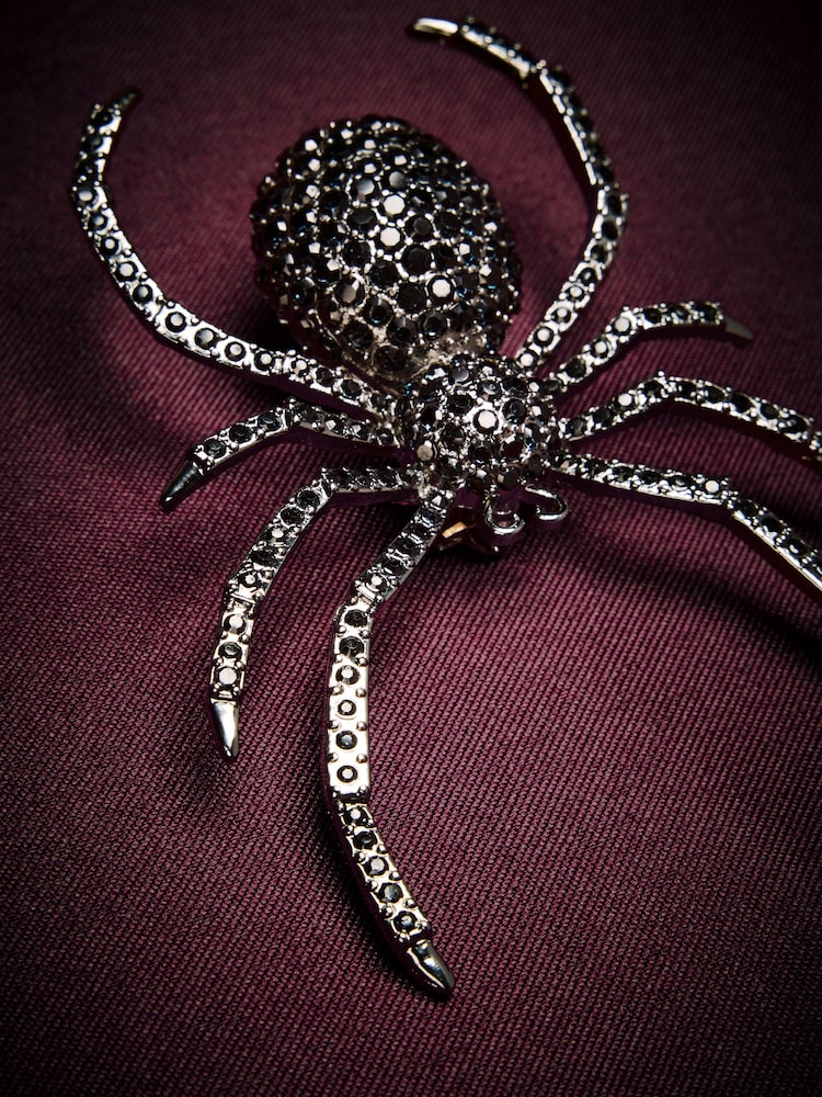 Black Halloween Sparkle Spider Brooch - Image 3 of 3 Black Halloween Sparkle Spider Brooch - Image 3 of 3