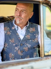 Joe Browns Fabulous Floral Denim Waistcoat - 9的图像2｝